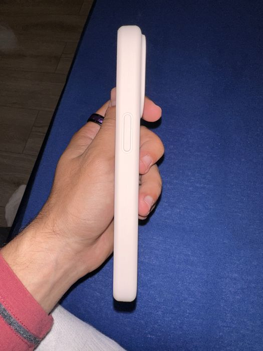 2 Huse compatibile cu iPhone 15 pro