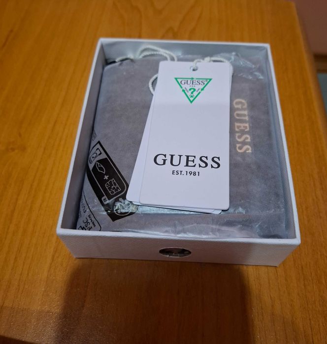 Дамско портмоне GUESS
