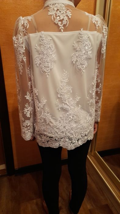 Белая блузка гипюровая
