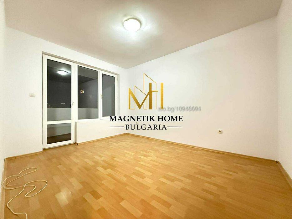 Просторен НЕОБЗАВЕДЕН тристаен до у-ще Иван Вазов в ж.к. Възраждане