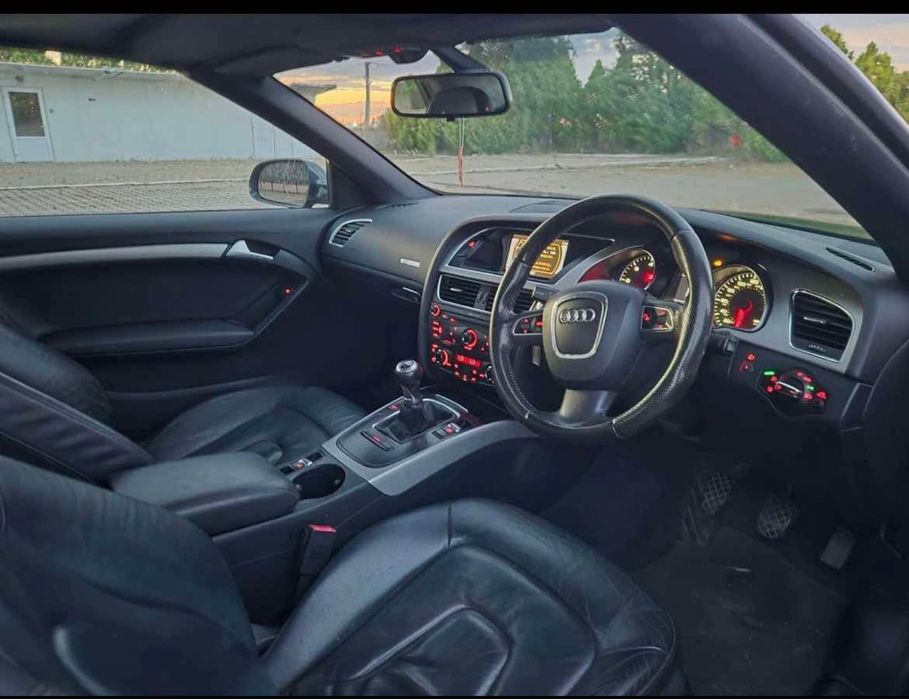 Vand audi a5 cabrio 2.0 tdi 177 cp 2010