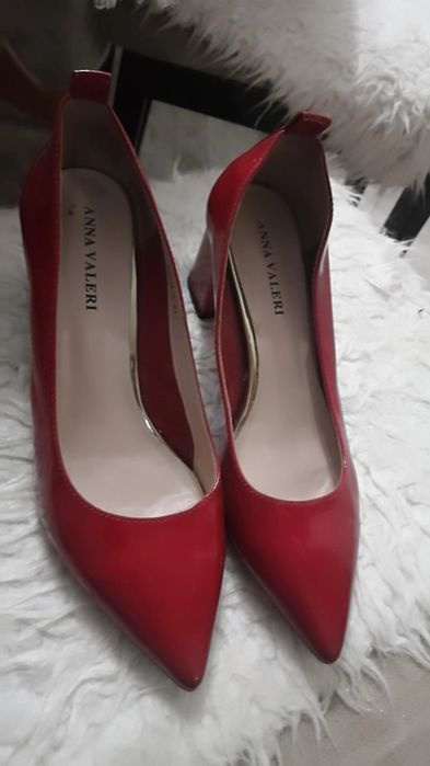 Продаю туфли женские