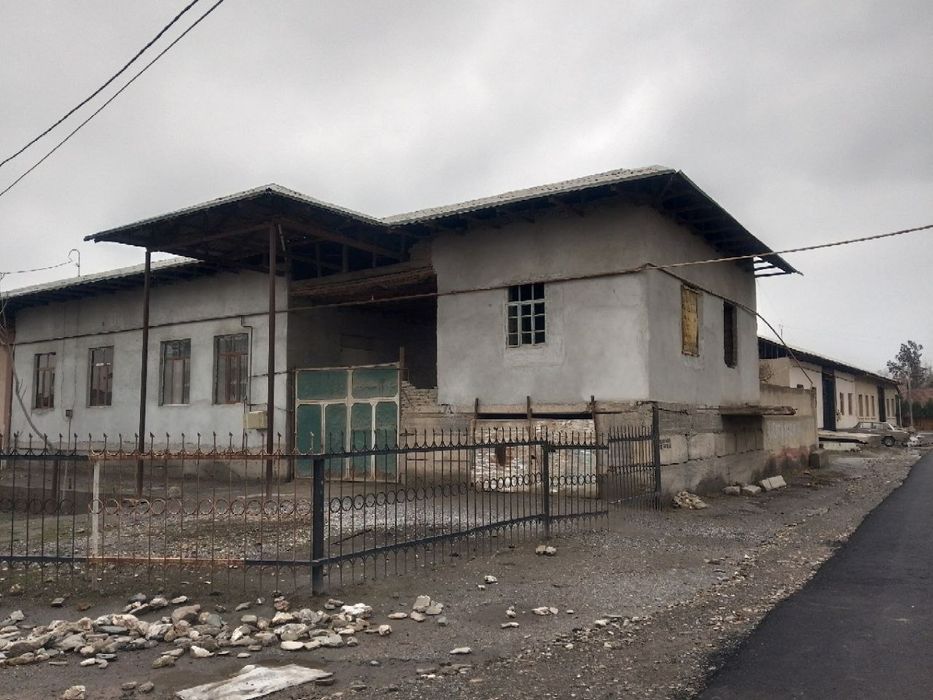 Ховли сотилади. 40 чинор оркасида