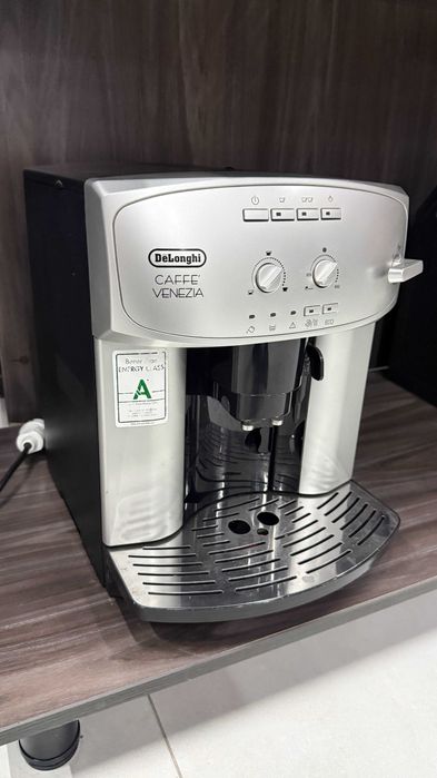 Кофемашина DeLonghi ESAM2200.S