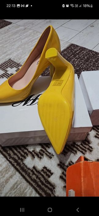 Pantofi cu toc dama