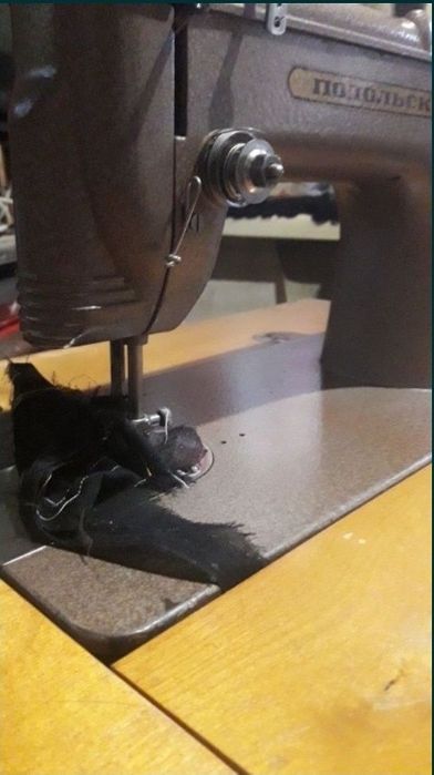 Продам швейную машинку