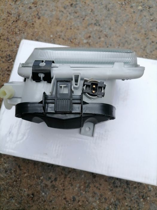 Противотуманная фара на Мерседес 210