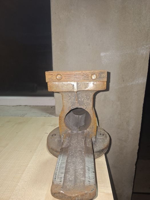 Тиски слесарные новая