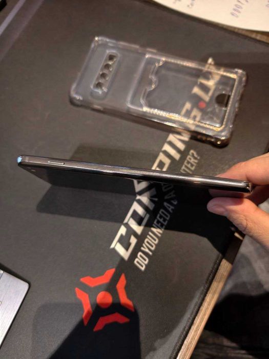 samasung s 10 +  8+128gb