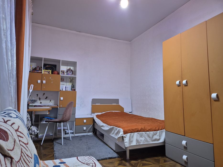 Мебель, кровать,тумбочка,шкаф