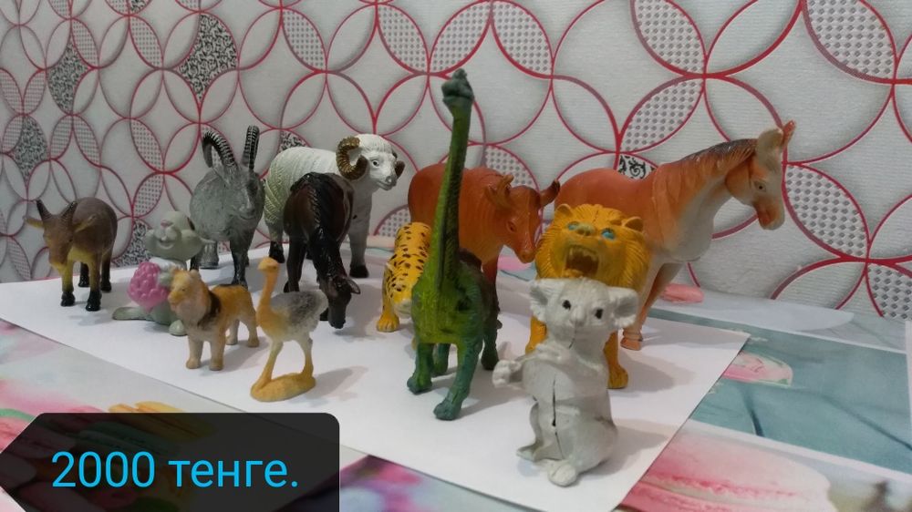 Продам игрушки разные.