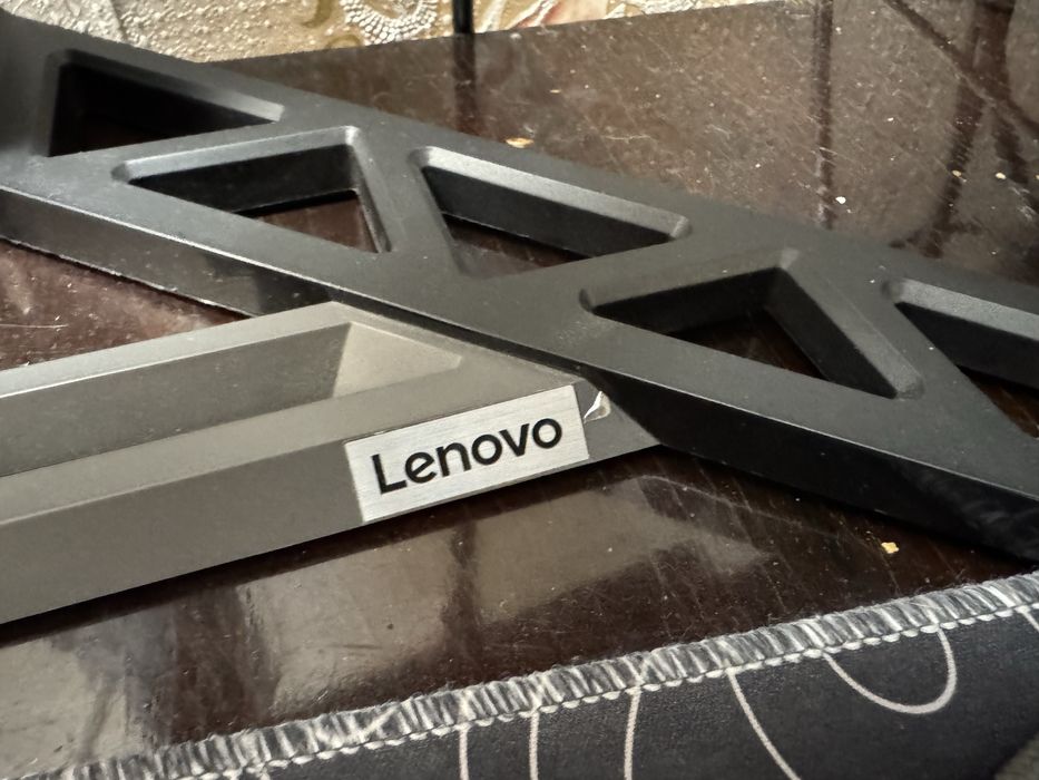 Монитор Lenovo legion 180 герц