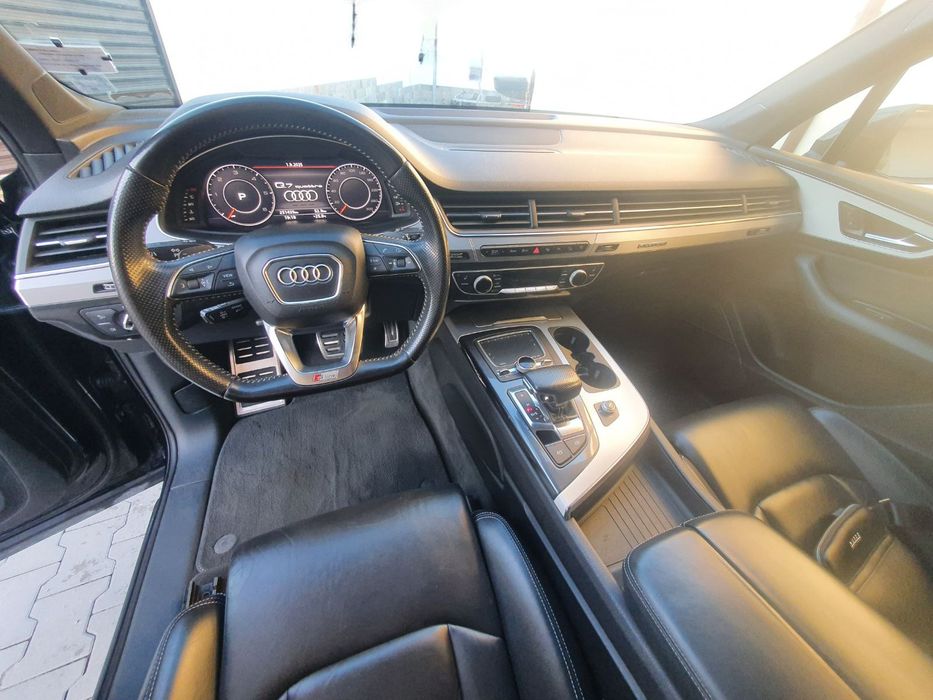 Ауди/Audi Q7        .