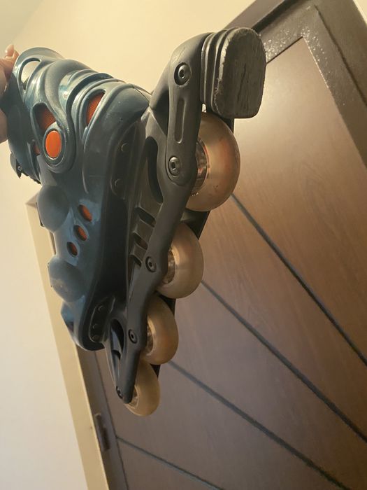 Ролери и наколенки