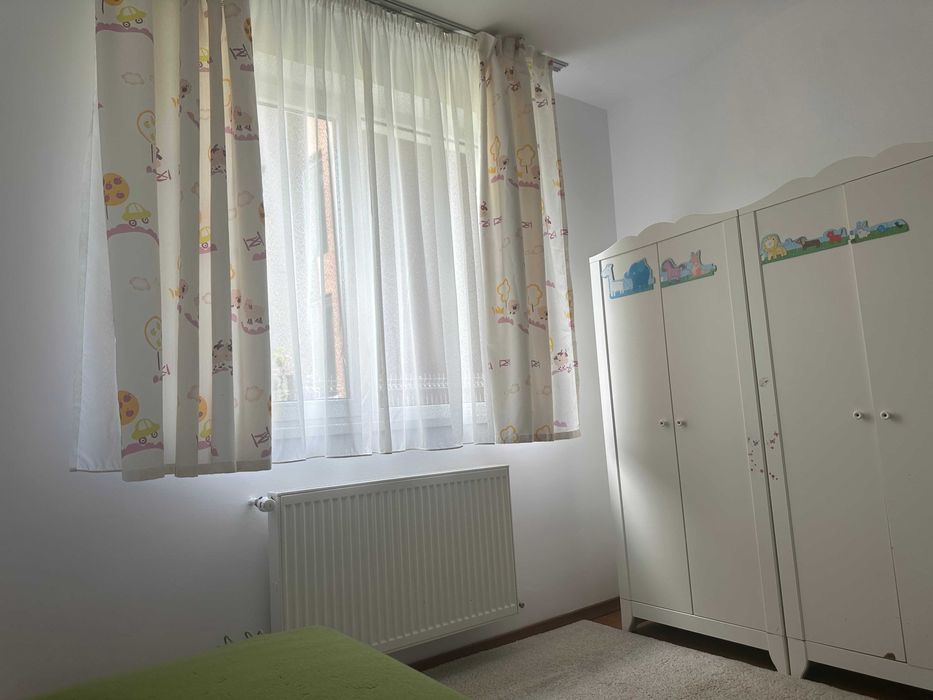 Apartament cu 3 camere si gradina de inchiriat direct proprietar