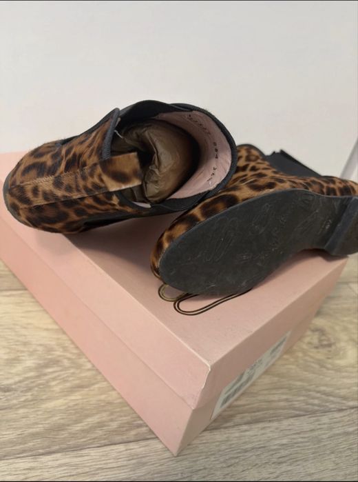 Pretty Ballerinas ghete scurte animal print, piele naturală, aspect par animal, marimea 36 fabricate in Spania