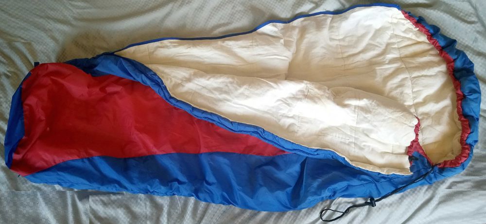 Удобен спален чувал с чантичка