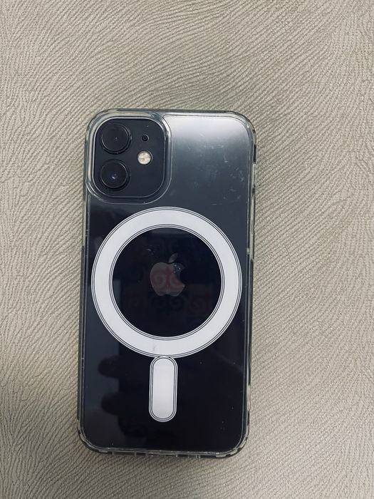 Айфон 12 мини в хорошем состоянии