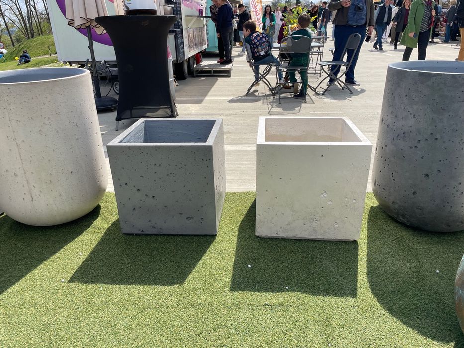 Ghivece și jardiniere beton