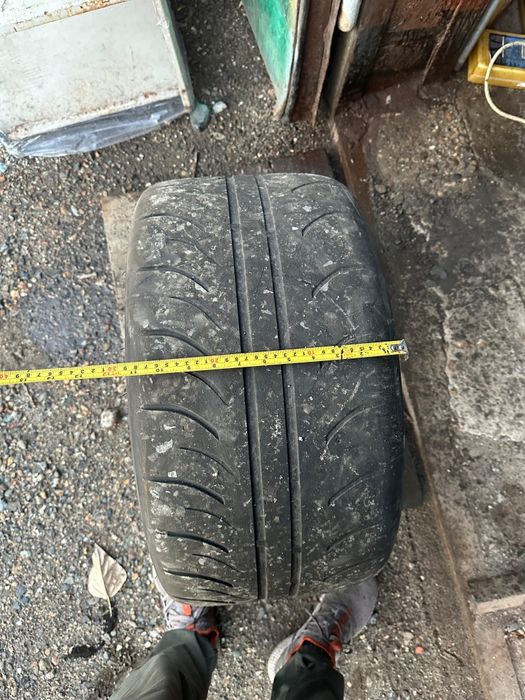 Продам 2 лиска с резиной R18