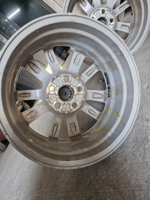 На камри 70 75 80  R16 оригинал