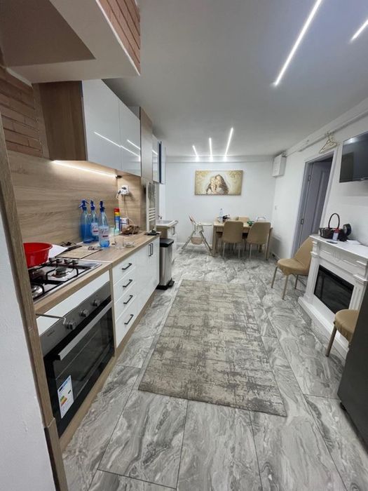 Vand apartament 3 camere