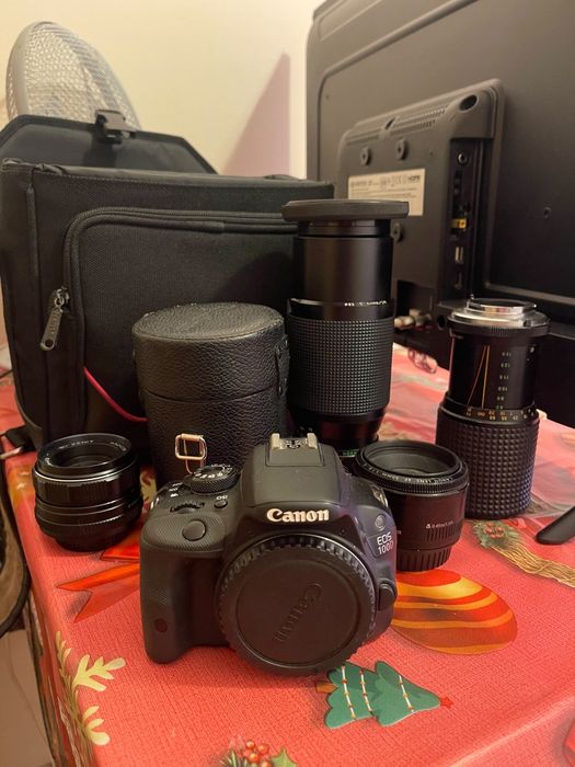 Super oferta Camera Foto Canon cu Obiective Vintage si Geanta profi Helios 44 M