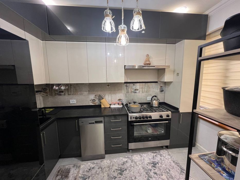 Shoshilinch ravishda sotiladi (срочно) narx kelishiladi