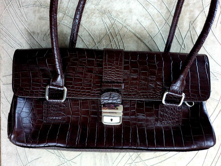 чанта Furla Coccinelle Michael Kors Prada Tods Pollini Braccialini