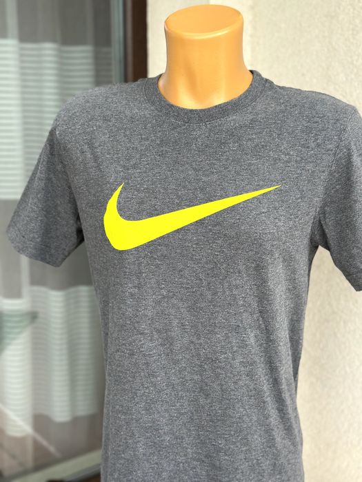 Мъжка тениска Nike (The Athletic Dept) - размер S, Отлично състояние