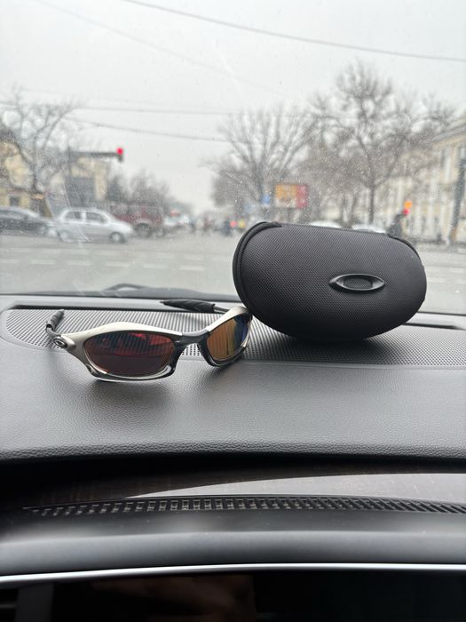 сoлнцeзaщитные очки Оаklеy