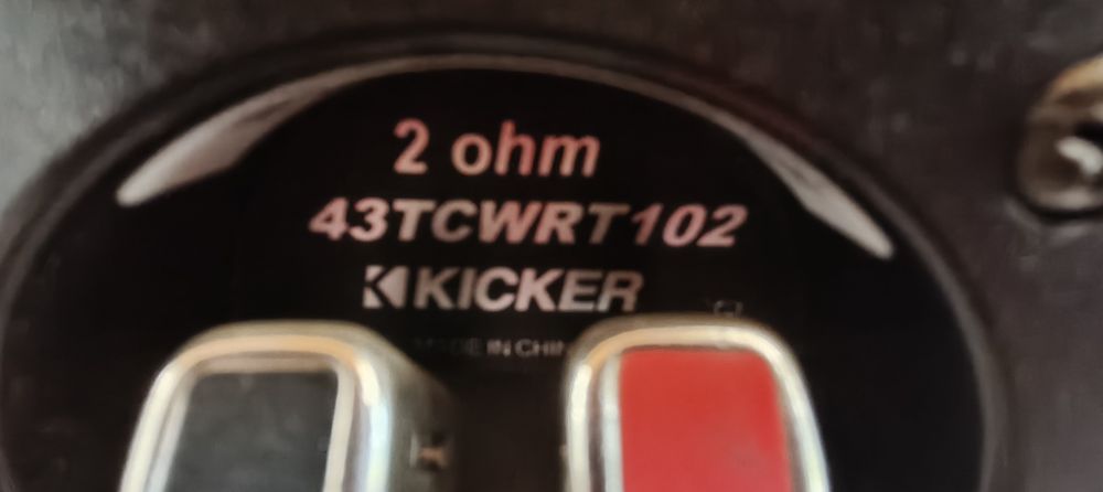 Subwoofer Auto Incintă Slim Kicker CompRT 43TCWRT102 – 2 Ohmi, Stare Excelentă