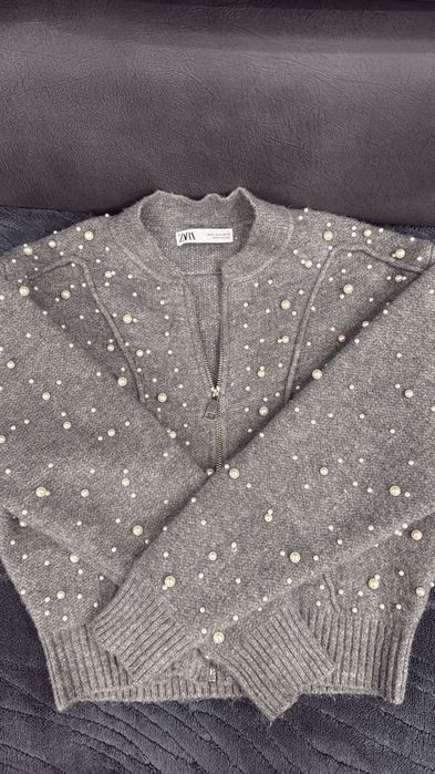 Горнище Zara- носено броени пъти, отлично състояние