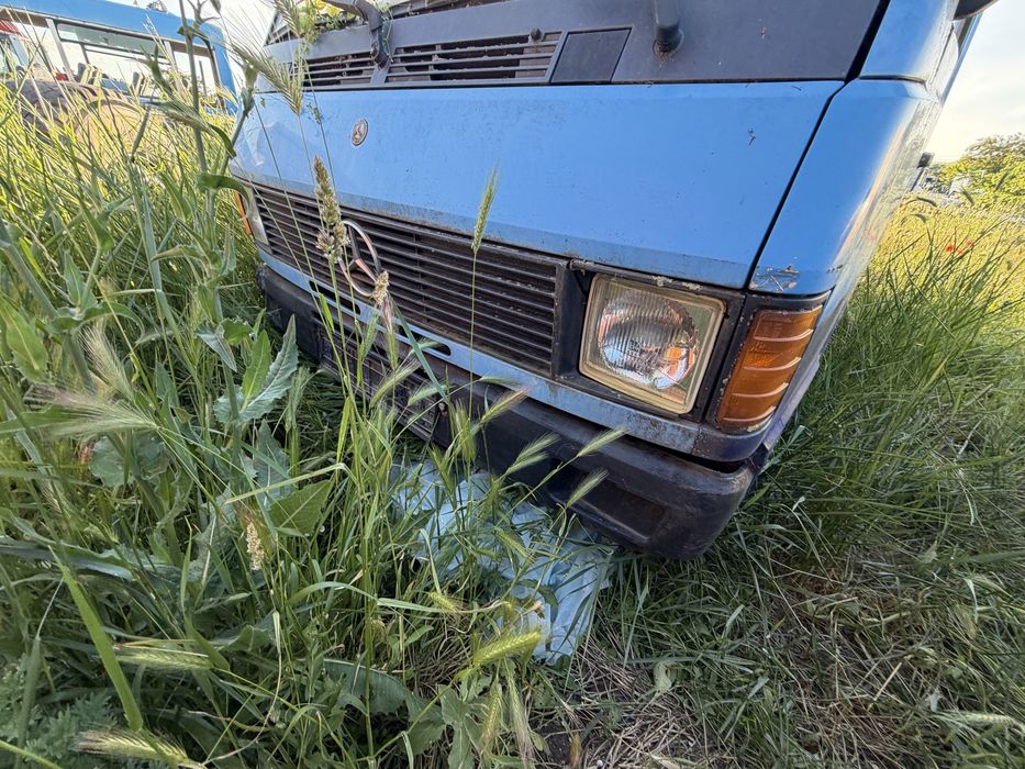 Mercedes-Benz MB100 2.4D на части