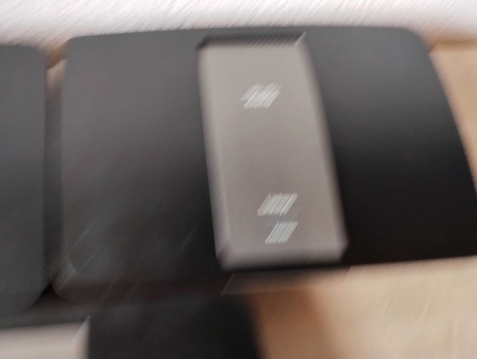 3 броя рутери Linksys (не се продават отделно)