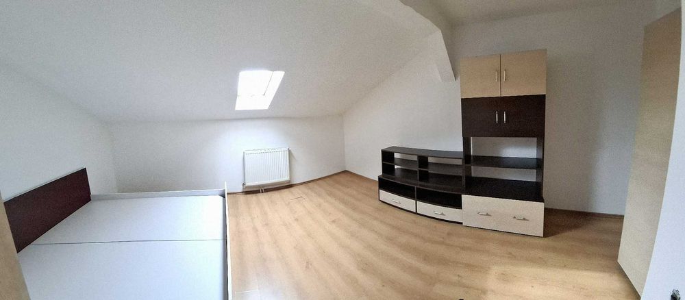 Zona Garii, living + 2 camere, scara interioara