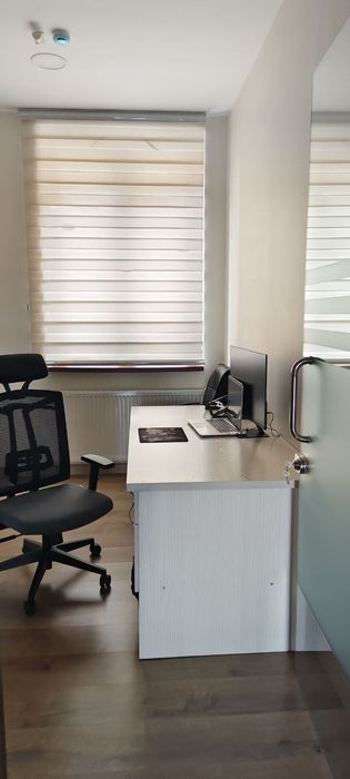 Офисная мебель комплектом. Состояние хорошее.