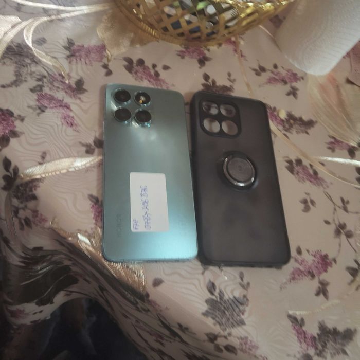 Vând telefon honor preț 500 RON negociabil număr de telefon 0787 206 876
