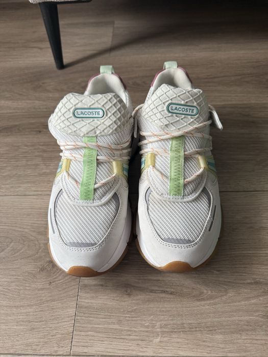 Продам кроссовки Lacoste