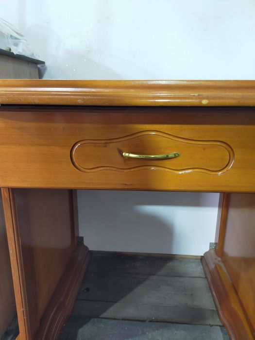 Продам стол офисный