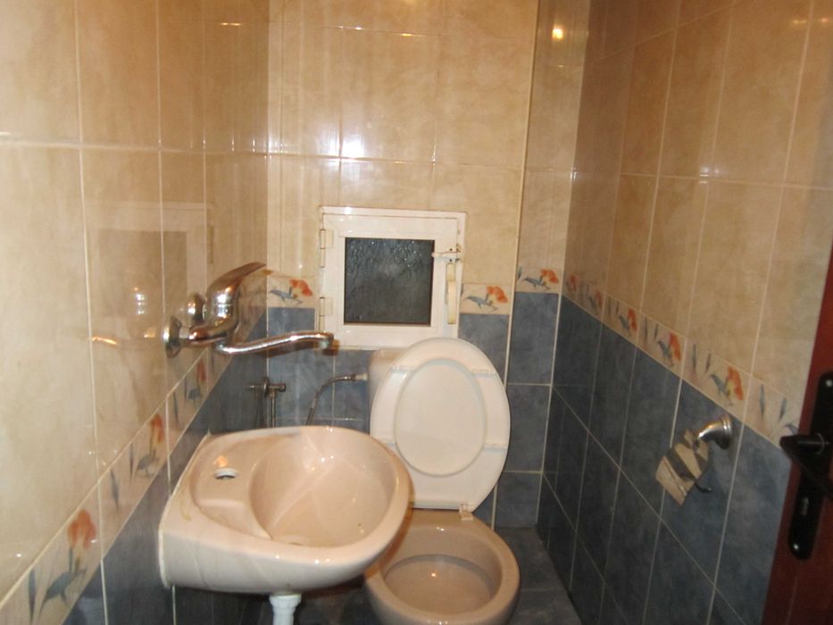 Дава се под наем Тристаен апартамент в Бургас, Възраждане - 90 кв.м за 175 € - Снимка #8