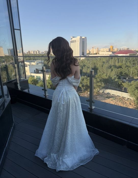 Нарядное вечернее платье