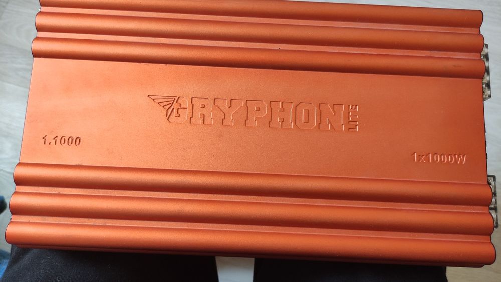 Продам саб  в отличном состоянии