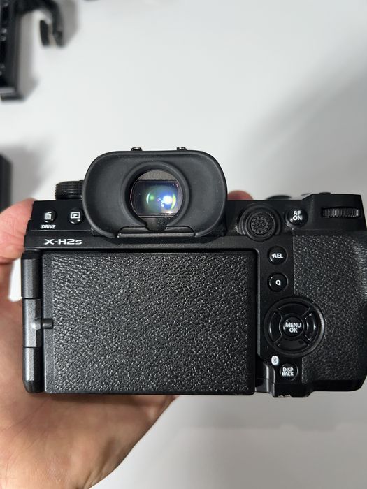 Fujifilm X-H2S с 3 батерии и cage