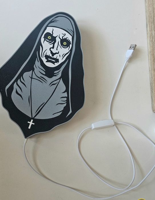 Lampa usb The nun