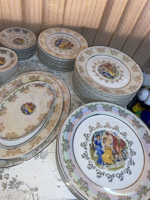 Сервиз посуды Мадонна