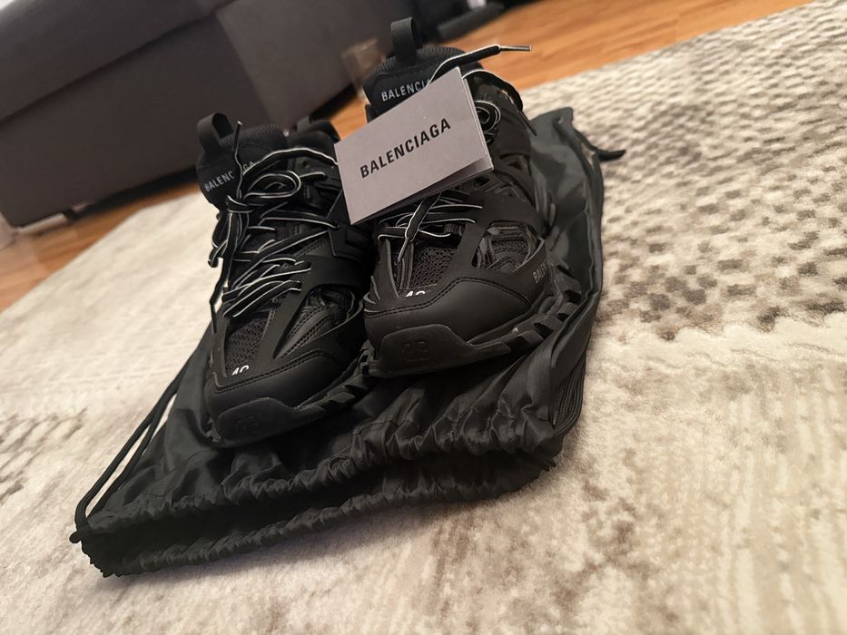 Balenciaga track 40