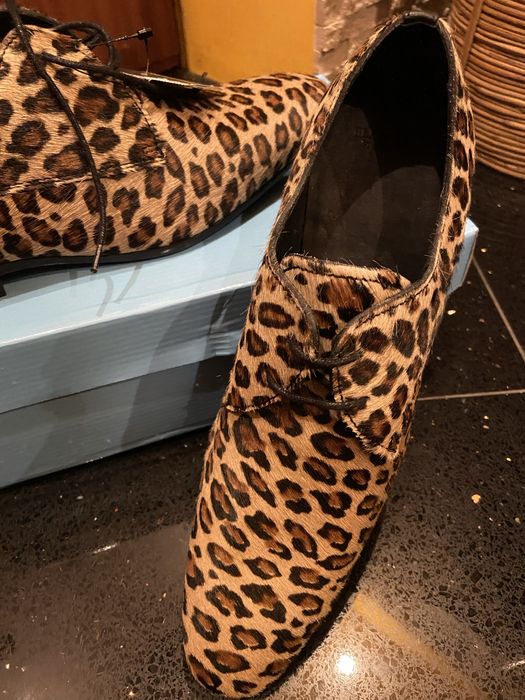 Pantofi noi din piele naturală