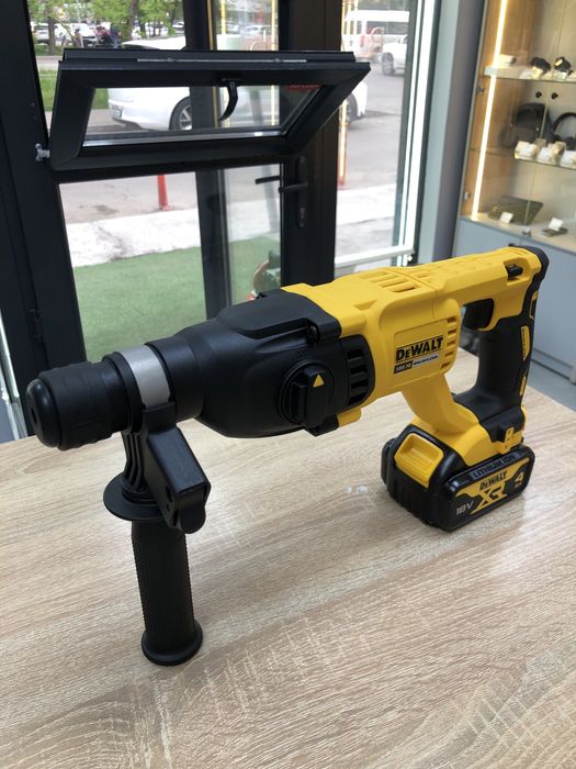 Перфоратор DEWALT DHC 133  (A4)