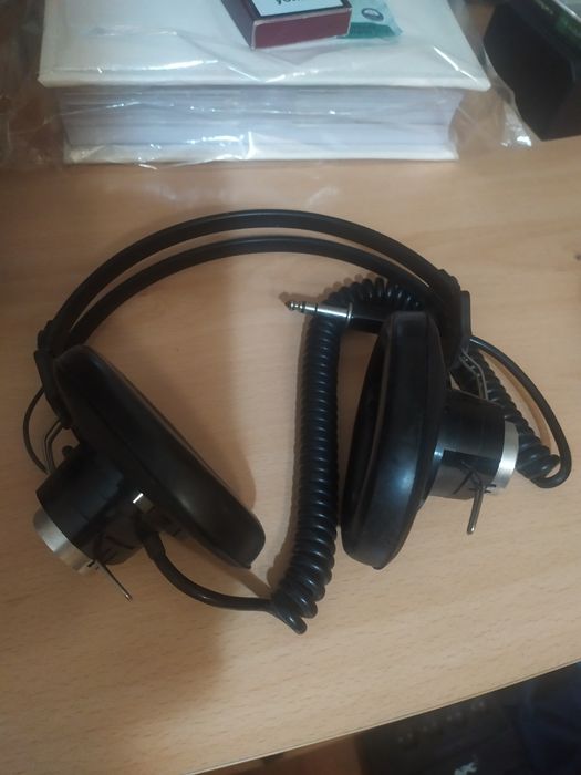 Слушалки AKG K160